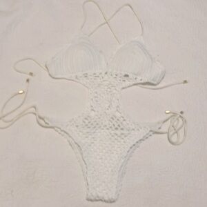 EUC Abercrombie & Fitch White Embroidered Knit Swimsuit Size Small